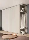 Armadio laccato con ante scorrevolicomplanaribattenti NASTRO by PIANCA (2).webp