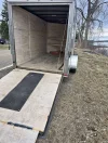 封闭式拖车.webp