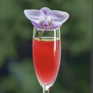 大妈爱酿酒